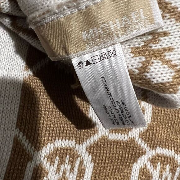 MICHAEL KORS JET SET LOGO PRINT Scarf and Beanie set Women's Tan/ White - Picture 3 of 3